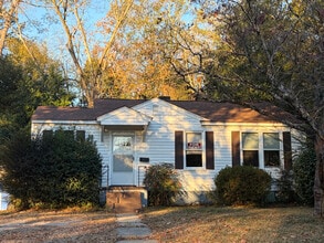 Building Photo - 407 Hemphill St