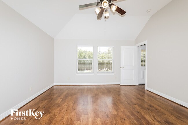 Building Photo - 12064 Maverick Dr