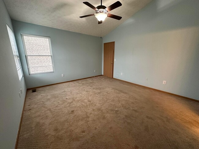 Building Photo - 135 Saratoga St