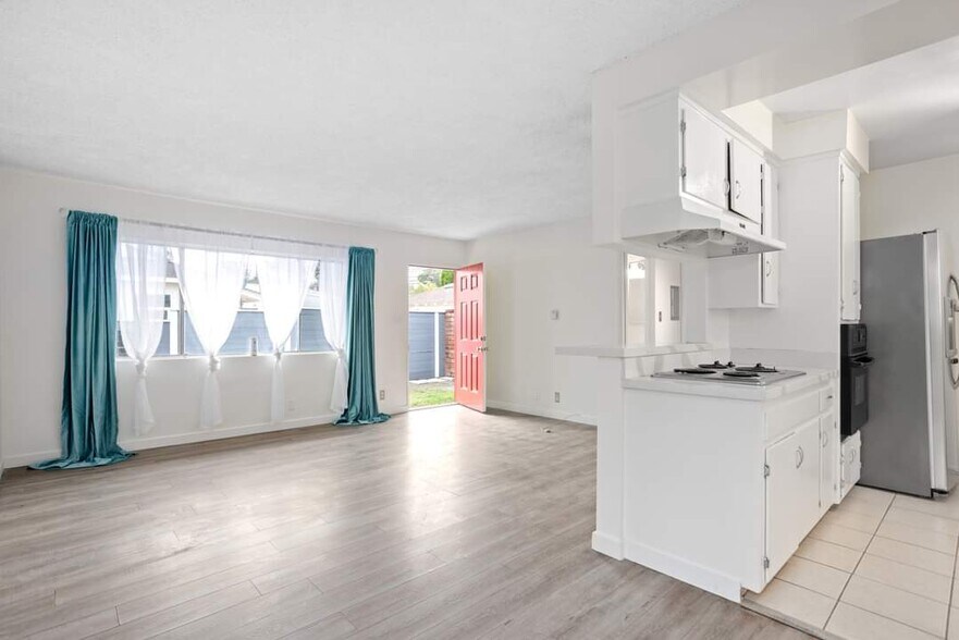 Kitchen / living room - 5175 Topanga Canyon Blvd