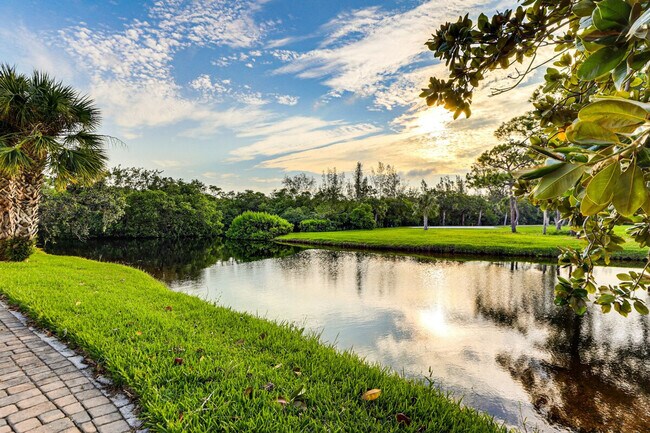 Building Photo - 113 Tidy Island Blvd