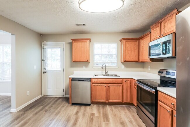 Building Photo - 896 Madison Ct