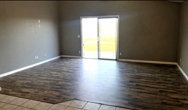 Building Photo - 3046 W Grenadine Rd