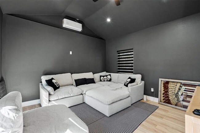 Building Photo - 310 Saddle Blanket Dr