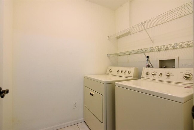 Building Photo - 1066 Dolphin Dr