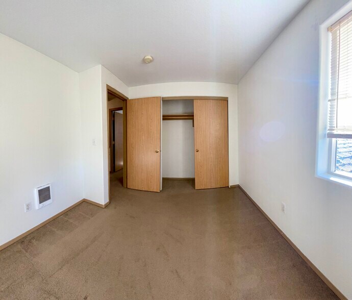 Bedroom 2 - 756 NE 92nd Ave