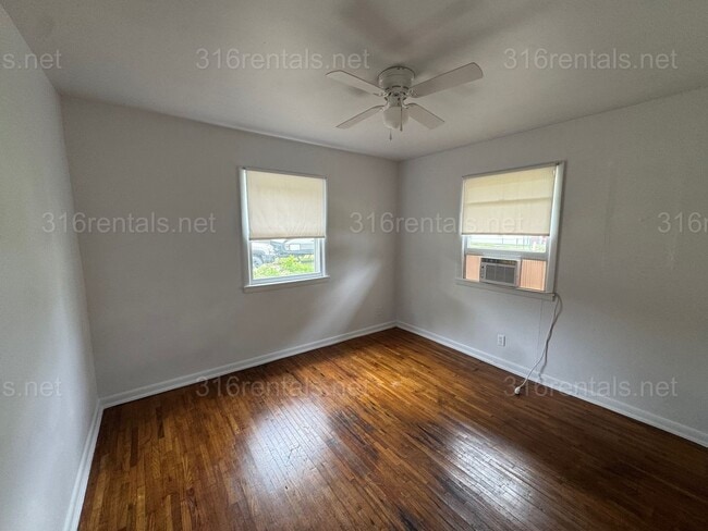 Building Photo - $875 - Beautiful 2bed 1 bath - Single family home