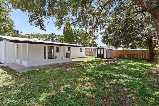 Building Photo - WELCOME TO YOUR NEW BRIGHT CHEERFUL UPDATED HOME