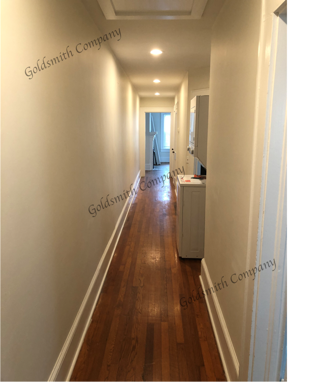Building Photo - "2-Bed Duplex near Greenville's Downtown –...