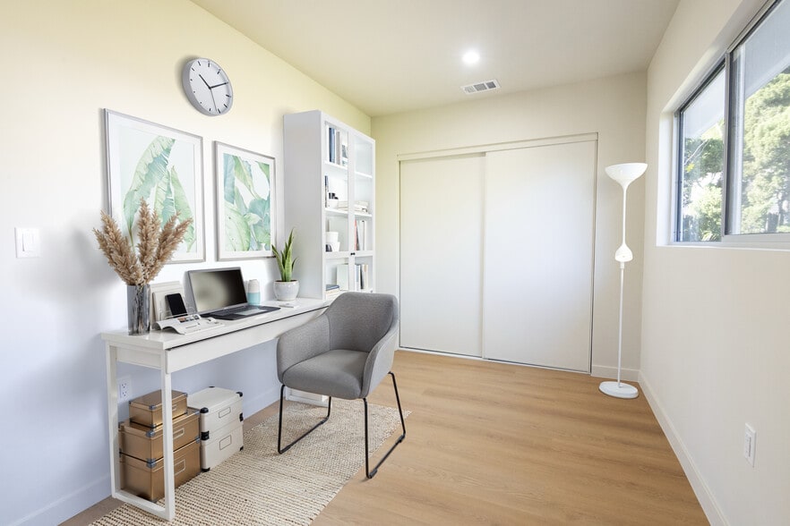 Building Photo - 4519 Finley Ave