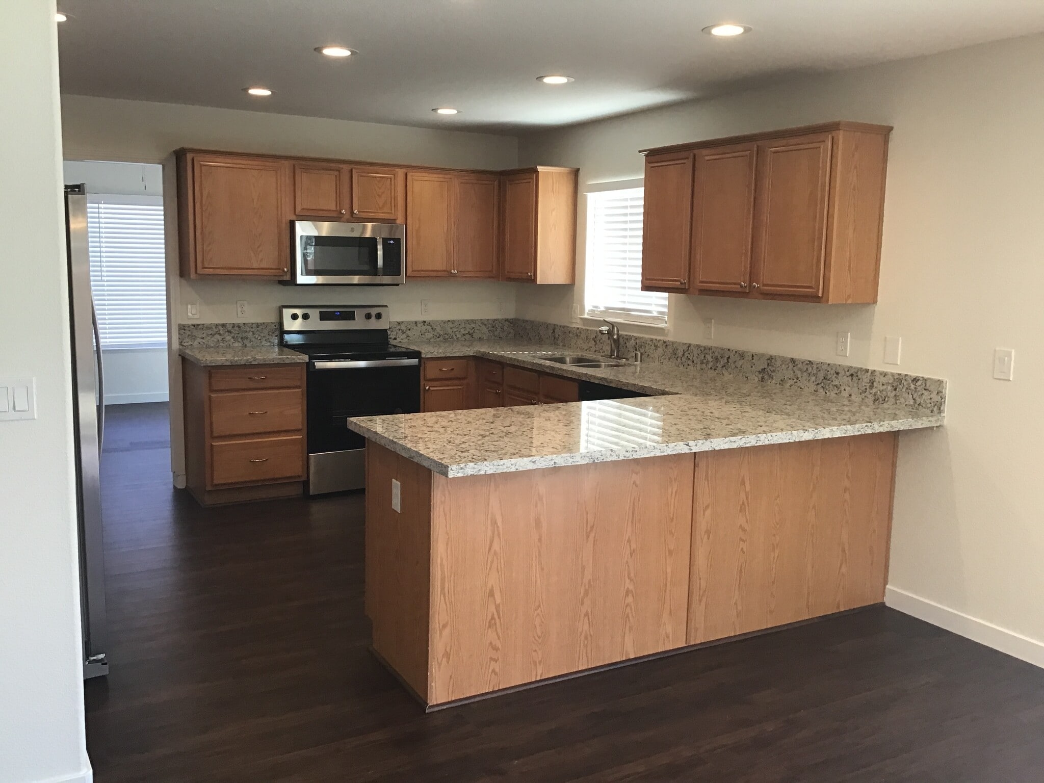 Building Photo - 18258 Oakbrook Ln