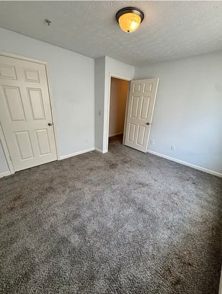 Building Photo - 4204 Fairington Ridge Cir