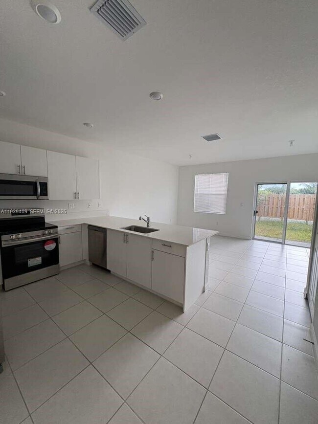 Building Photo - 29240 SW 163rd Ct