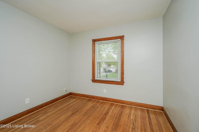 Building Photo - 140 Mills Dr