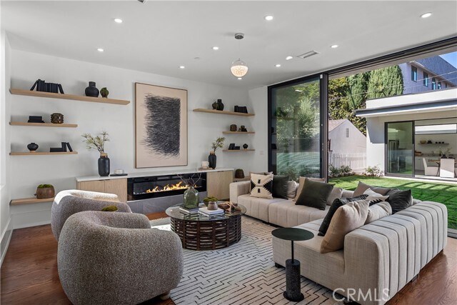 Building Photo - 14519 Greenleaf St