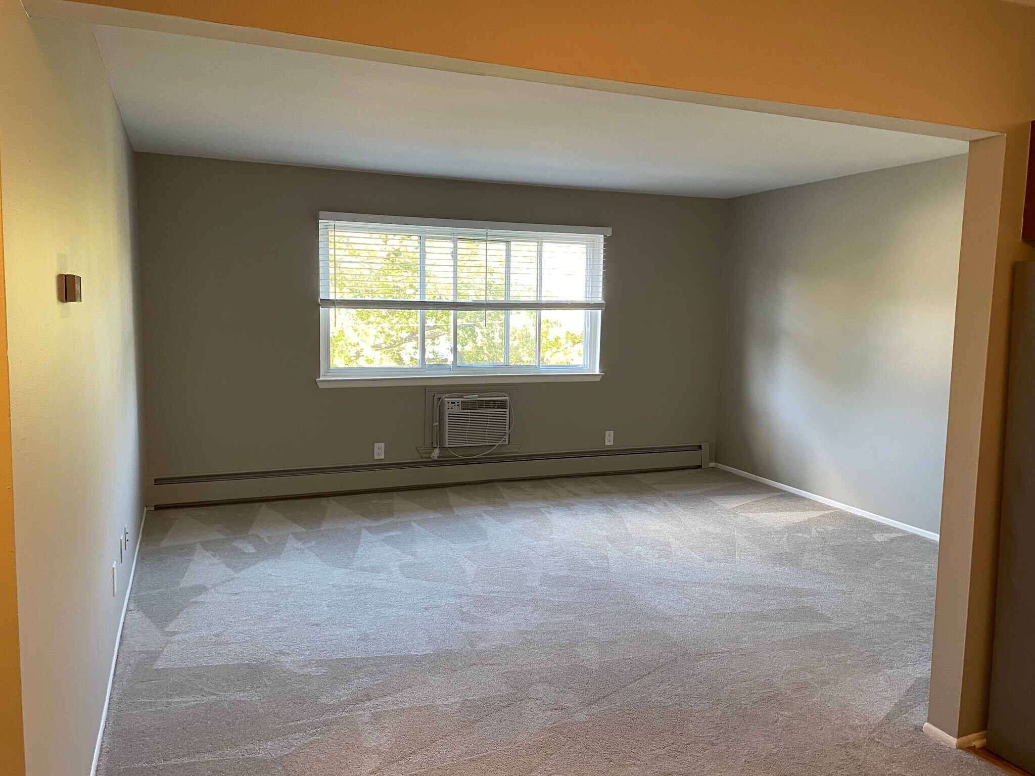 Building Photo - 810 Plate St