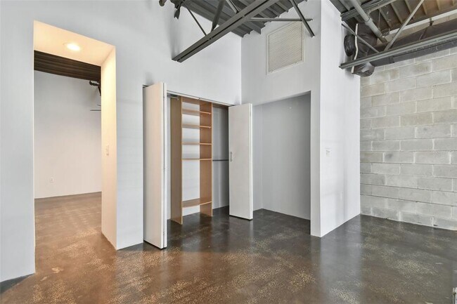 Building Photo - 217 N 12th St