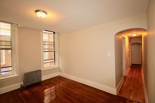 Building Photo - 1616 Green St