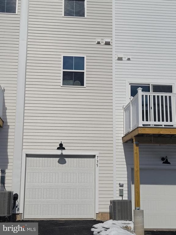 Building Photo - 735 Platinum Dr