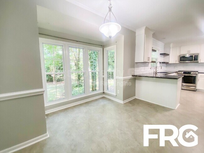 Building Photo - 305 Smith Pl