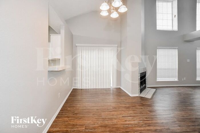 Building Photo - 5116 Wedgewood Dr