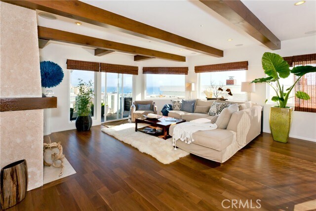 Building Photo - 3601 Manhattan Ave