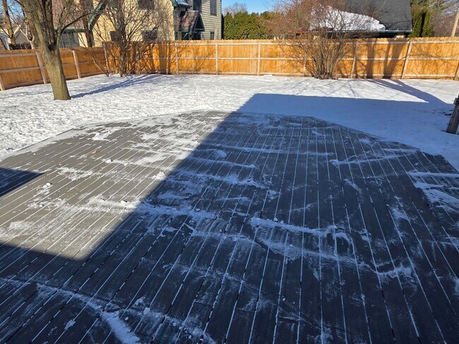 Building Photo - Updated 3-Bedroom Single- Family Home in Fox Point