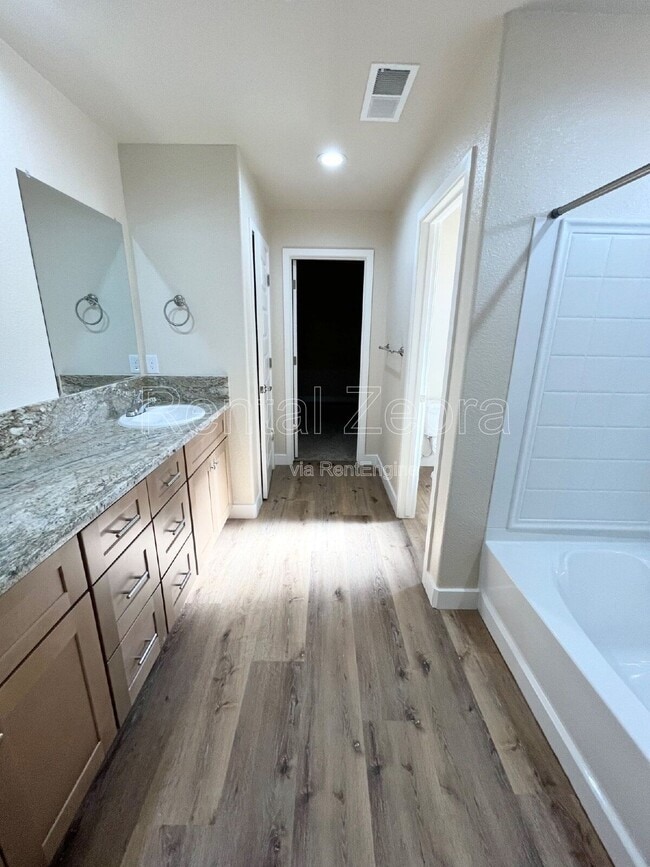 Building Photo - 1396 Rincon Dr