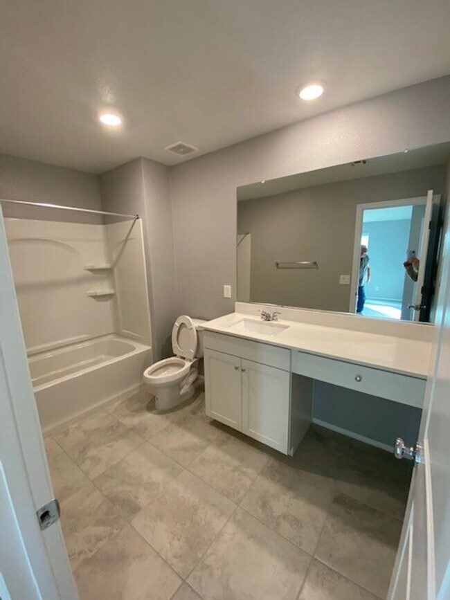 Building Photo - Modern North Las Vegas Townhome with Granite Countertops, Covered Patio & Open-Concept Living