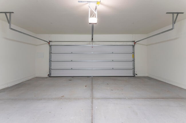 Building Photo - 432 S 32nd St