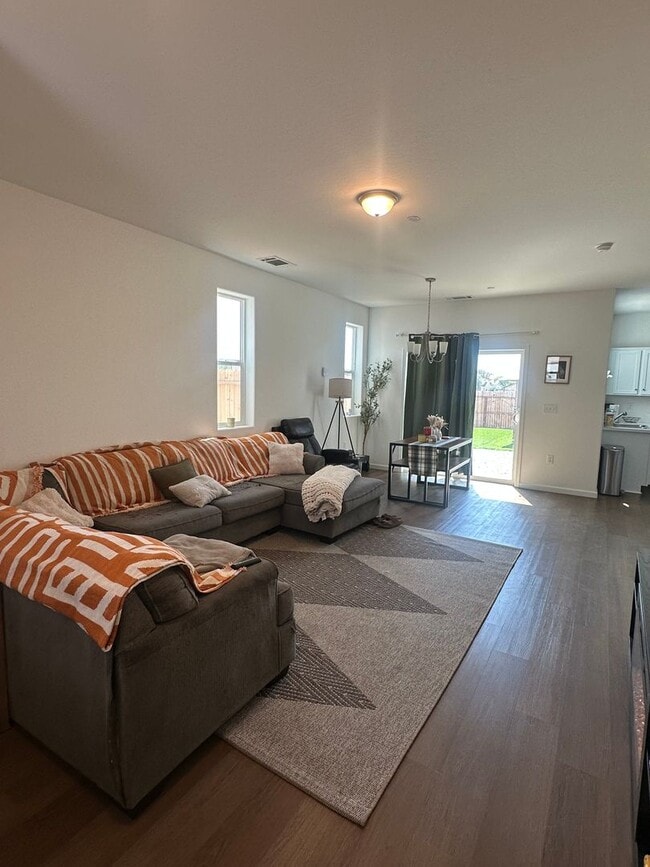 Building Photo - Two story home, pet friendly, Section 8 ok...