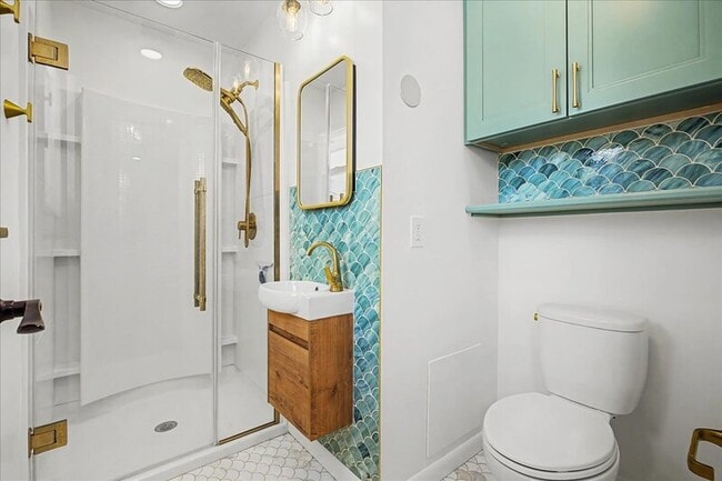 Building Photo - 5 Knollwood Dr