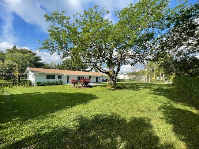 Building Photo - 10343 SW 114th St