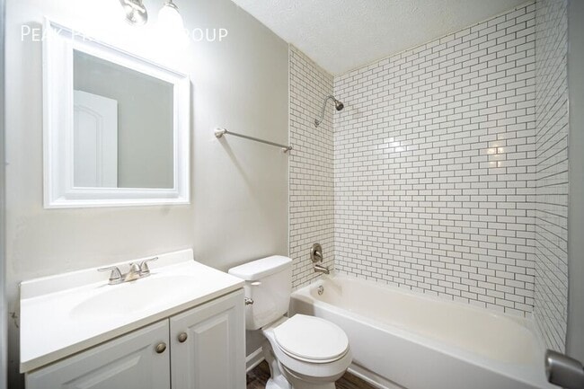 Building Photo - 970 Quay Ave