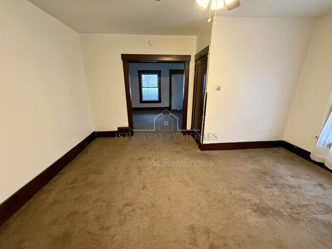 Building Photo - 240 Park Ave SW