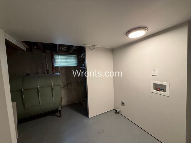 Building Photo - Charming South Hill Home with Flexible Living Space - Coming soon!