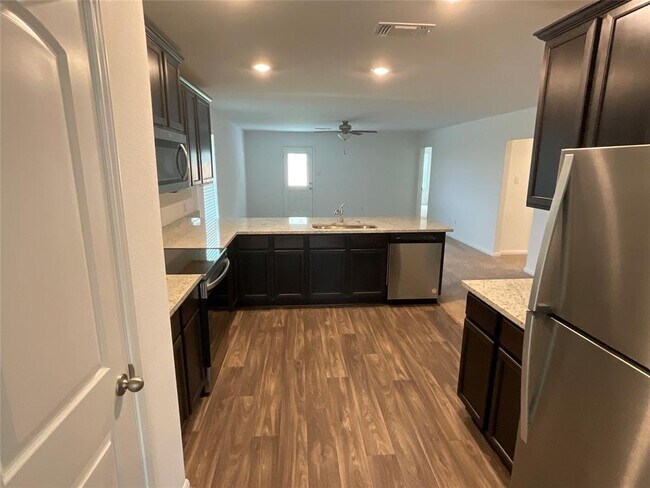 Building Photo - 17800 Speculator Ln