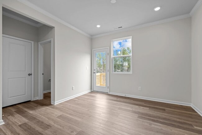 Building Photo - Gorgeous New Construction!  Updated Kitche...