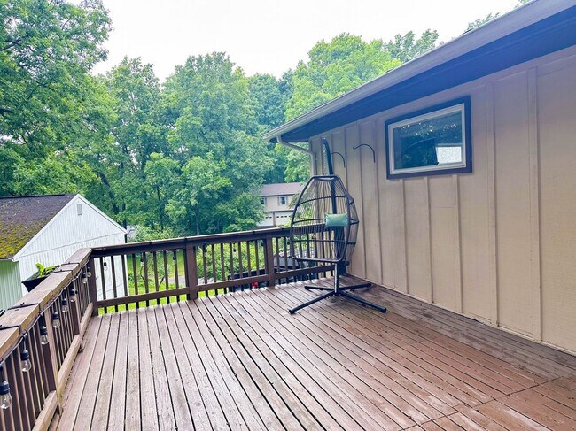 Building Photo - 200 Oakley Dr
