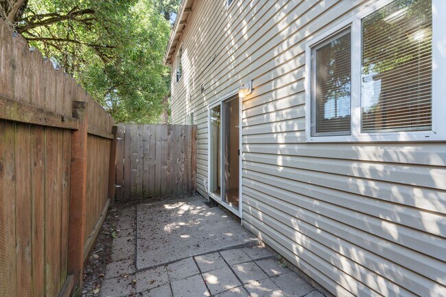 Building Photo - 1936 SE 162nd Ave