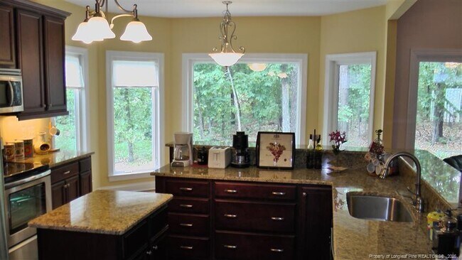 Building Photo - 158 Sherwood Ln