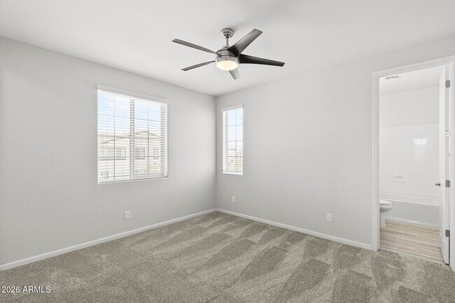 Building Photo - 130 N Bay Dr