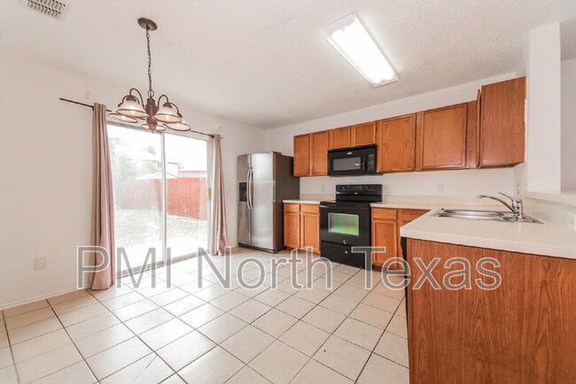 Building Photo - 1571 Thornhill Ln