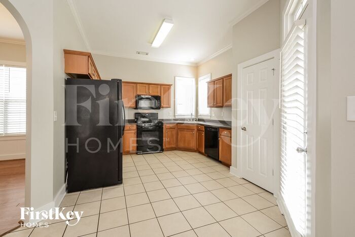 Building Photo - 4572 Gibson Dr