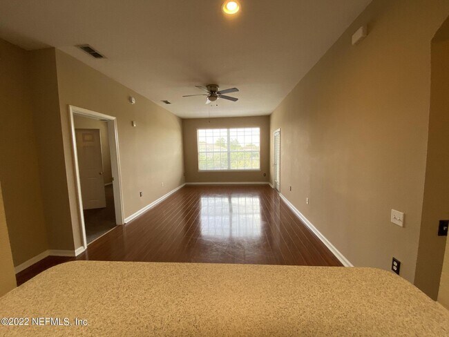 Building Photo - 7990 Baymeadows Rd