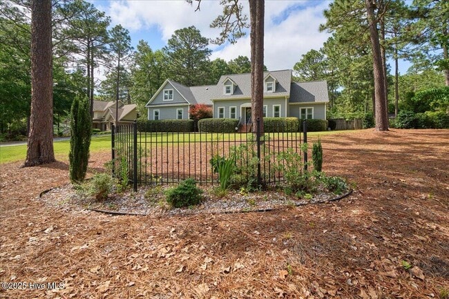 Building Photo - 209 Lazar Ln