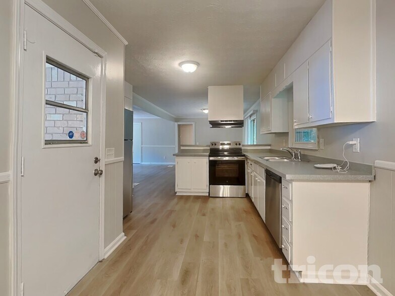 Building Photo - 5555 Richland Dr