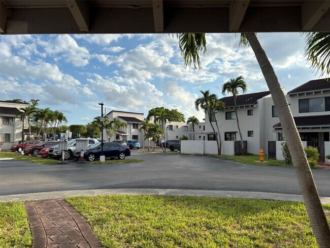 Building Photo - 744 NW 106th Ave