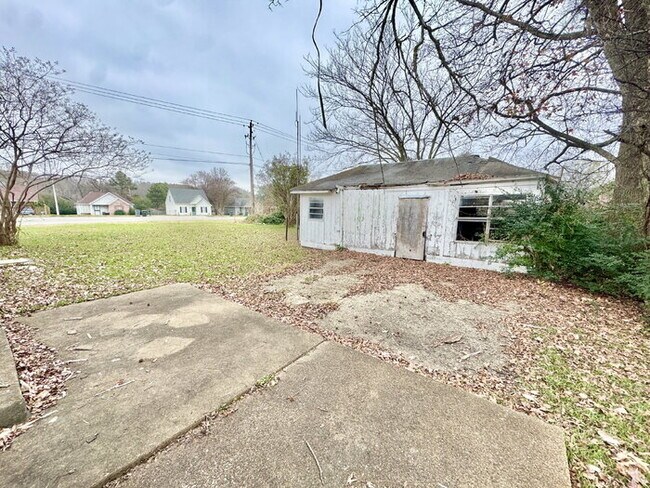 Building Photo - 3940 Schoolfield Rd