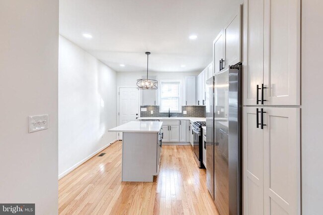 Building Photo - 217 N Belnord Ave